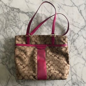 Coach Purse pink accents-GUC
